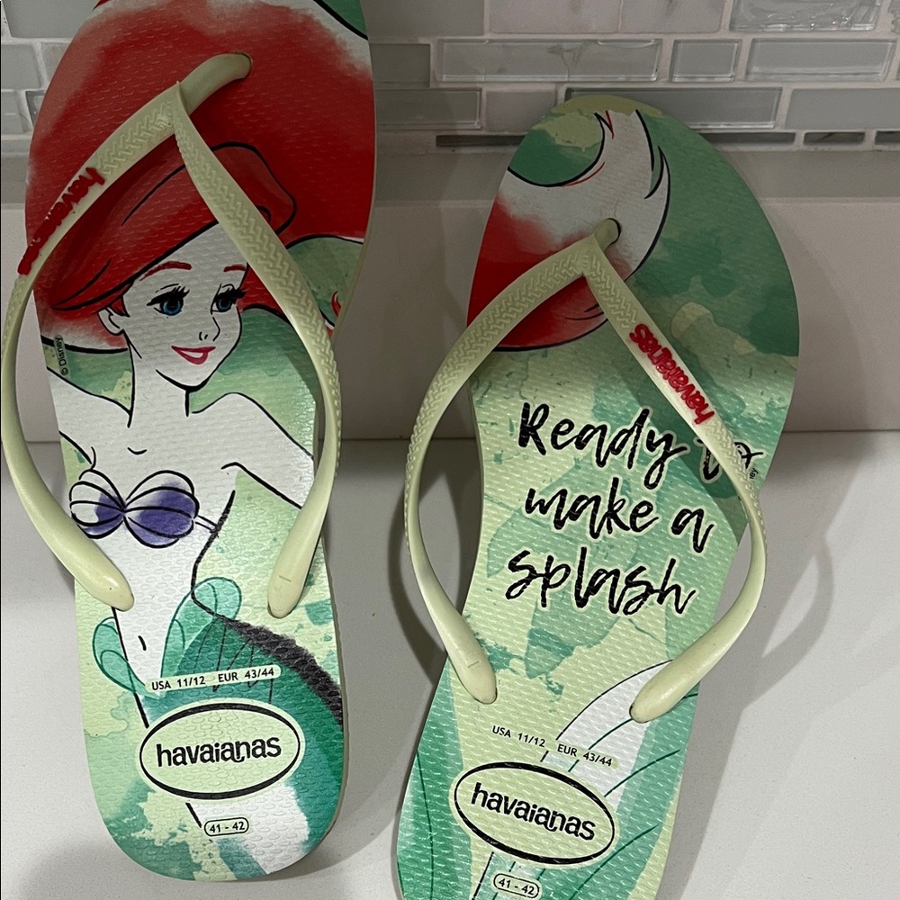 🎉🎉🎉🎉HOST PICK 🎉🎉🎉🎉🎉🎉🎉🎉🎉Havaianas Ariel Flip Flops - Red and Cream
